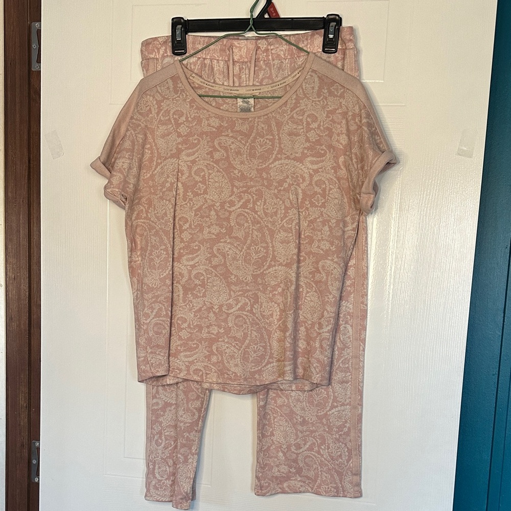 EUC Lucky Brand Pink and Cream Paisley Pajama Set